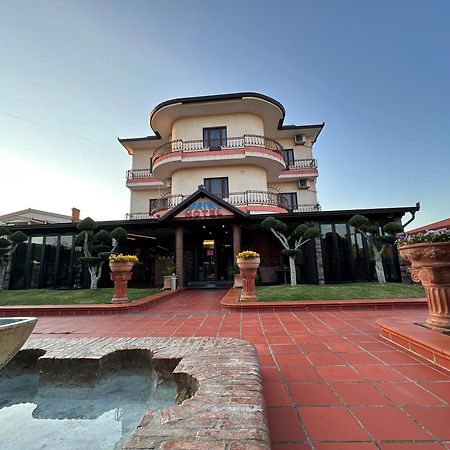 Drini Hotel Rrashbull Kültér fotó
