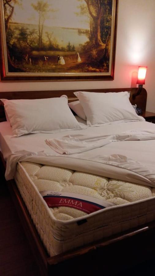 Drini Hotel Rrashbull Kültér fotó