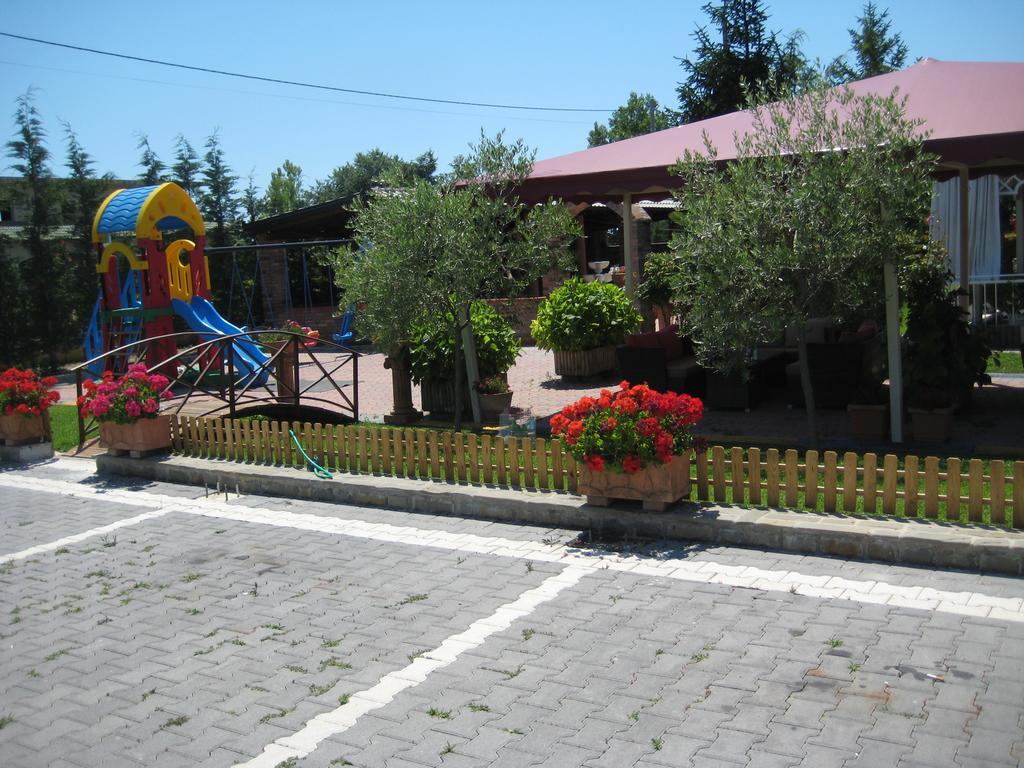 Drini Hotel Rrashbull Kültér fotó