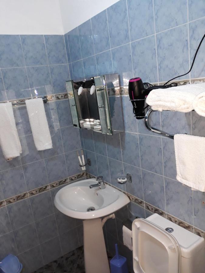 Drini Hotel Rrashbull Kültér fotó